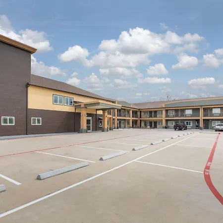 Days Inn & Suites By Wyndham La Porte